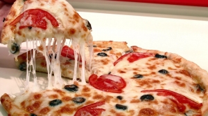 From Margherita to Meat Lovers: The Most Popular Pizza Toppings Around the World